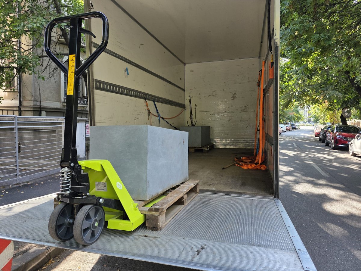Lift hidraulic Taxi Duba pentru încărcare cutii și mobilă grea